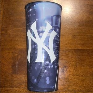 MLB NY YANKEES COLLECTOR’S CUP